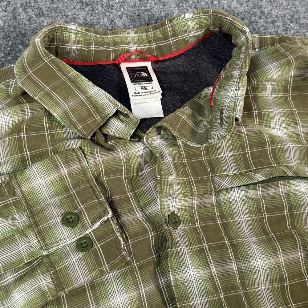 The North Face Mens Medium Green Plaid Button Up Long Sleeve Hiking Shirt